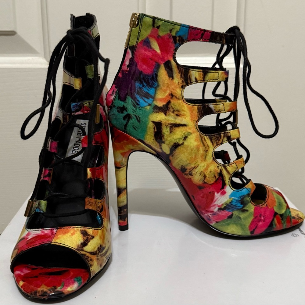 Steve Madden Cynthiaa Floral Mul